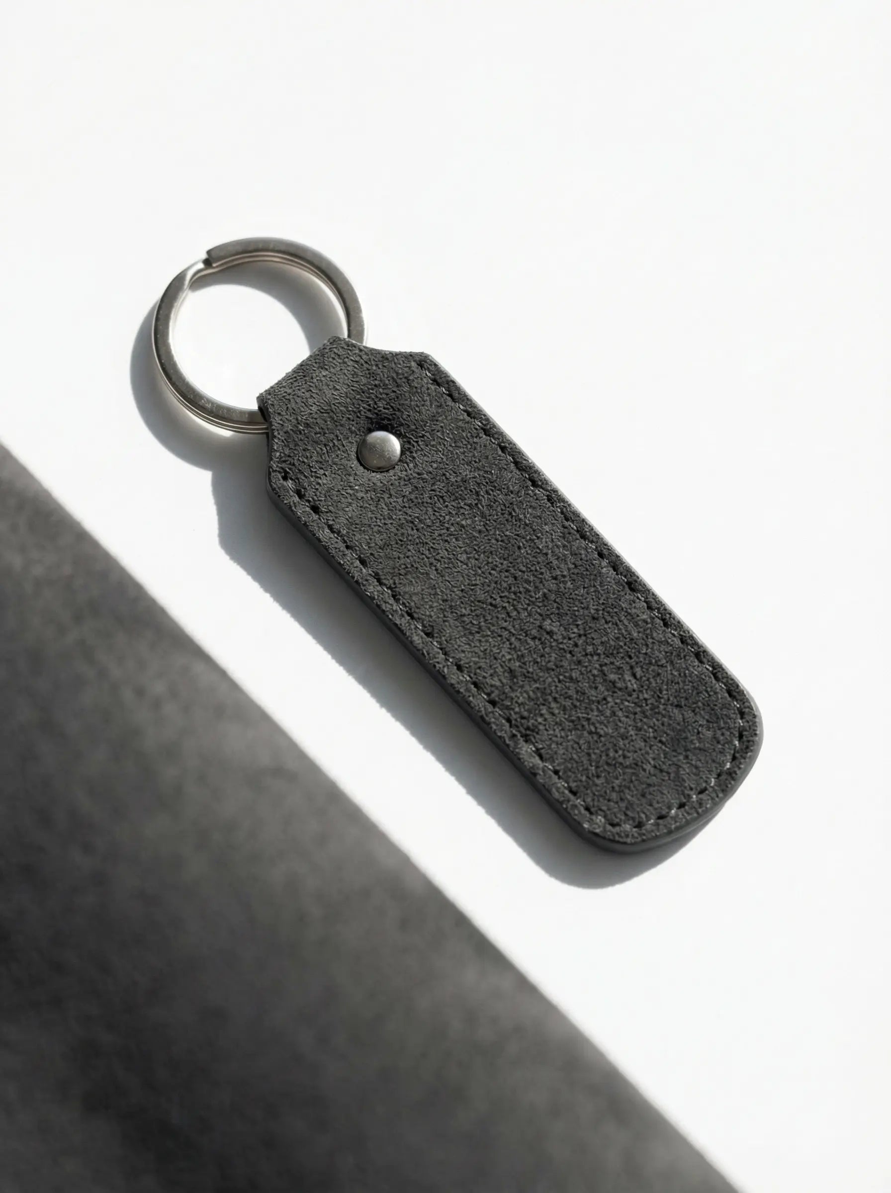 Alcantara Sleutelhanger - Graphite Grey